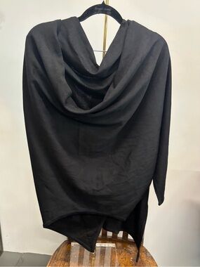 Norisol Ferrari vintage cape wrap